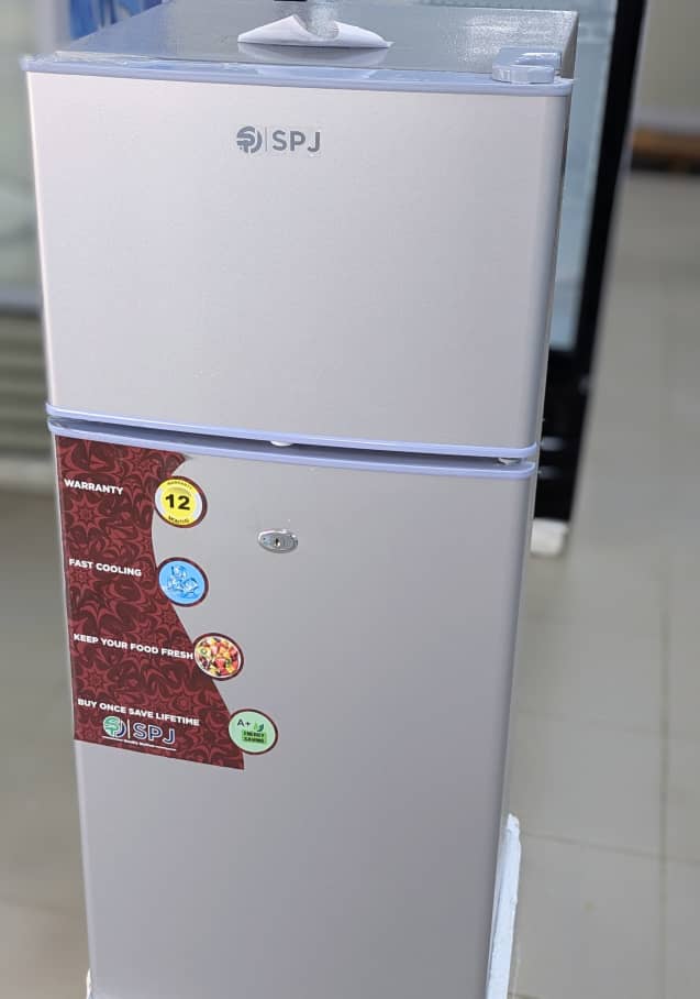 Réfrigérateur SPJ 130L compact